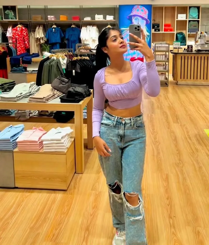 Bangalore Escort Roshni